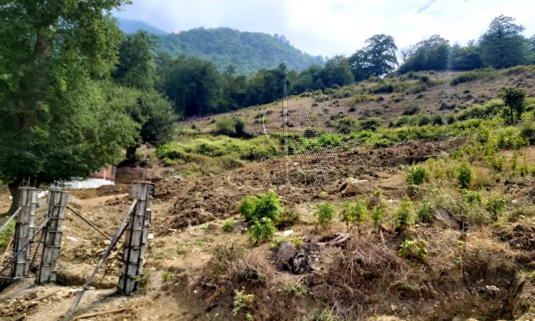 زمین ۱۰۰۰ متری در منطقه آبپری